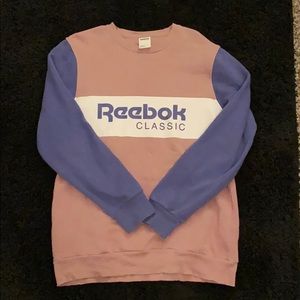 Women’s oversized Reebok sweatshirt!